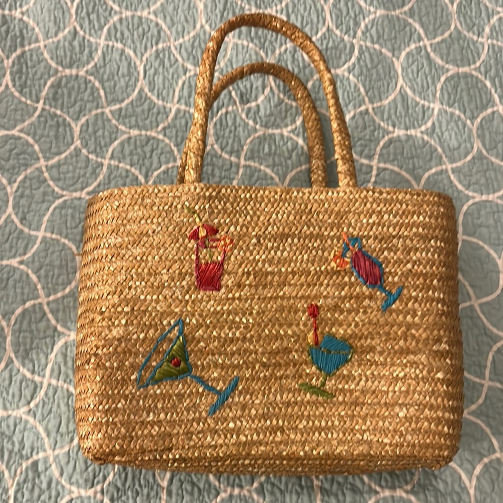 Redfish Designs Straw Tote. Measures 10”H 13”W 17” Total Height